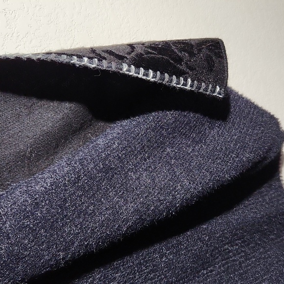 Rain + Rose Cardigan Vest Womens Size M Western Flowers Black Long Wool Blend - Picture 3 of 11